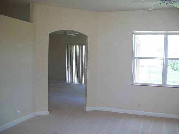 2nd image of 1042 SW Alcantarra Blvd