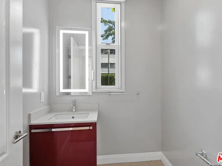 1283 Havenhurst Dr #101 — Photo 10