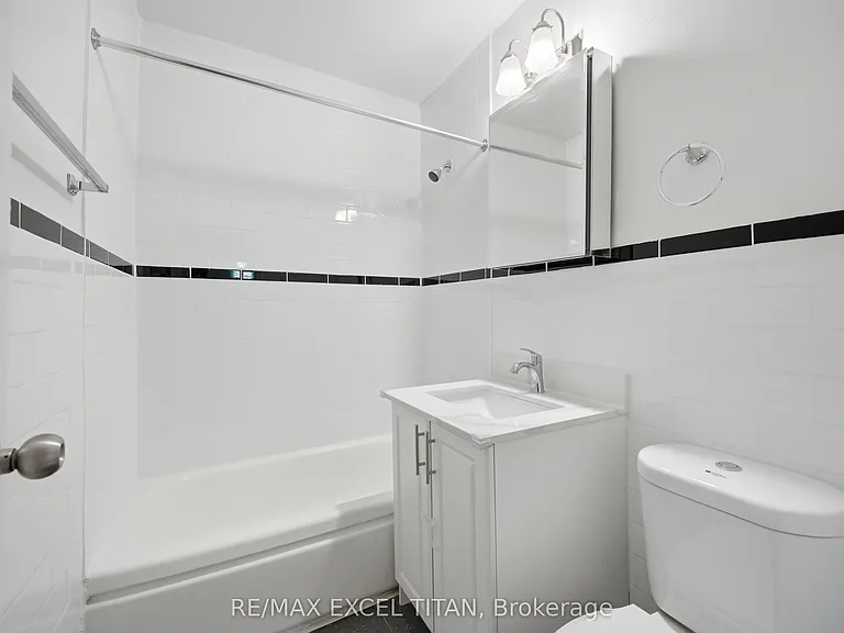 2895 Bathurst St #107 — Photo 20