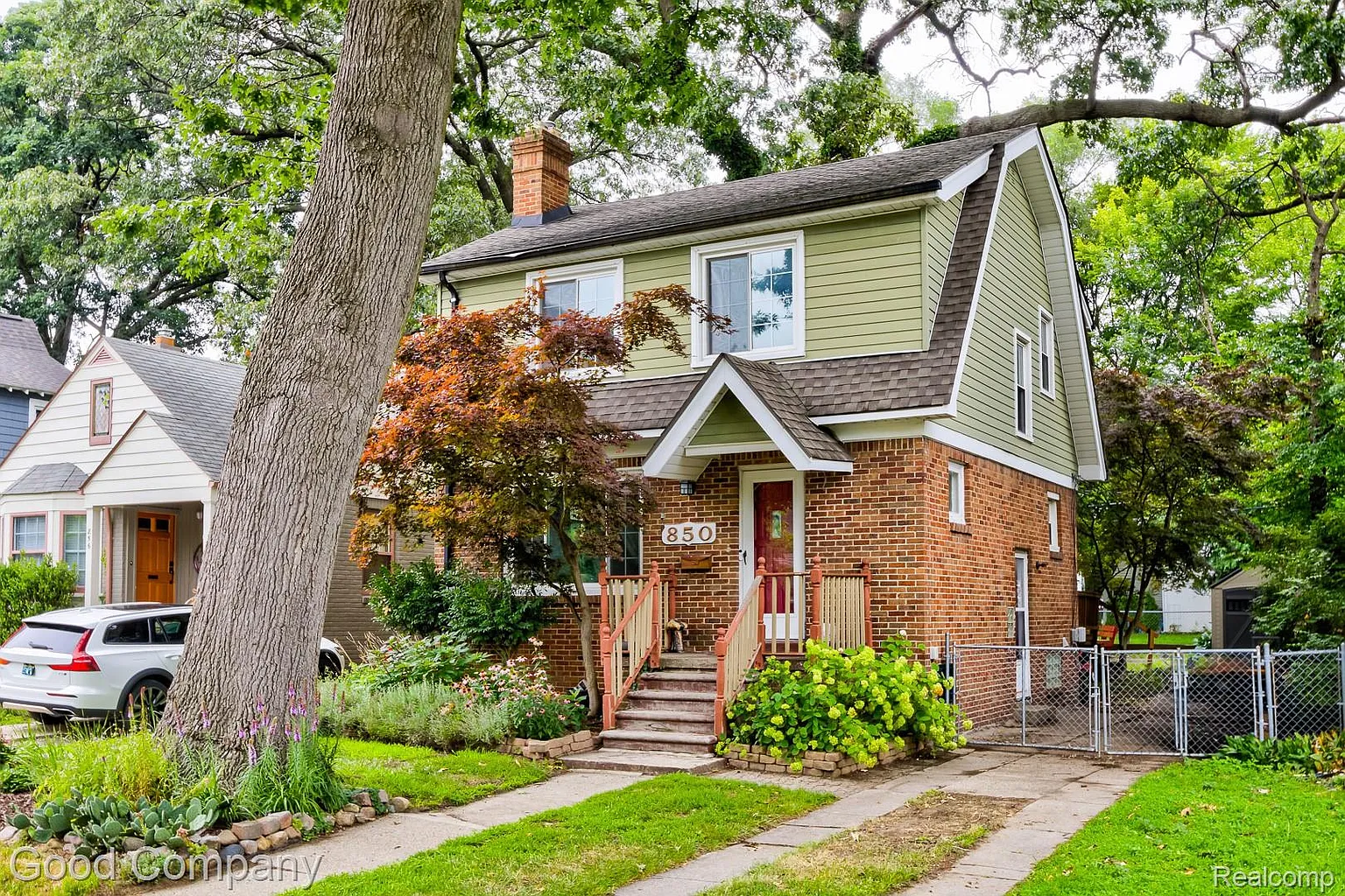 850 Marshfield St photo 1