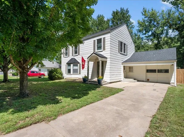 1322 N 4th St, Arkansas City, KS 67005