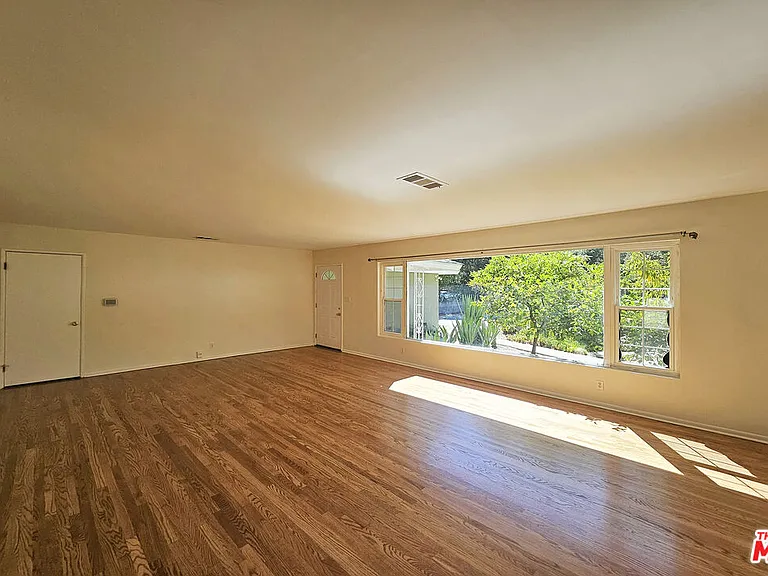 3700 Glenwood Ave — Photo 4
