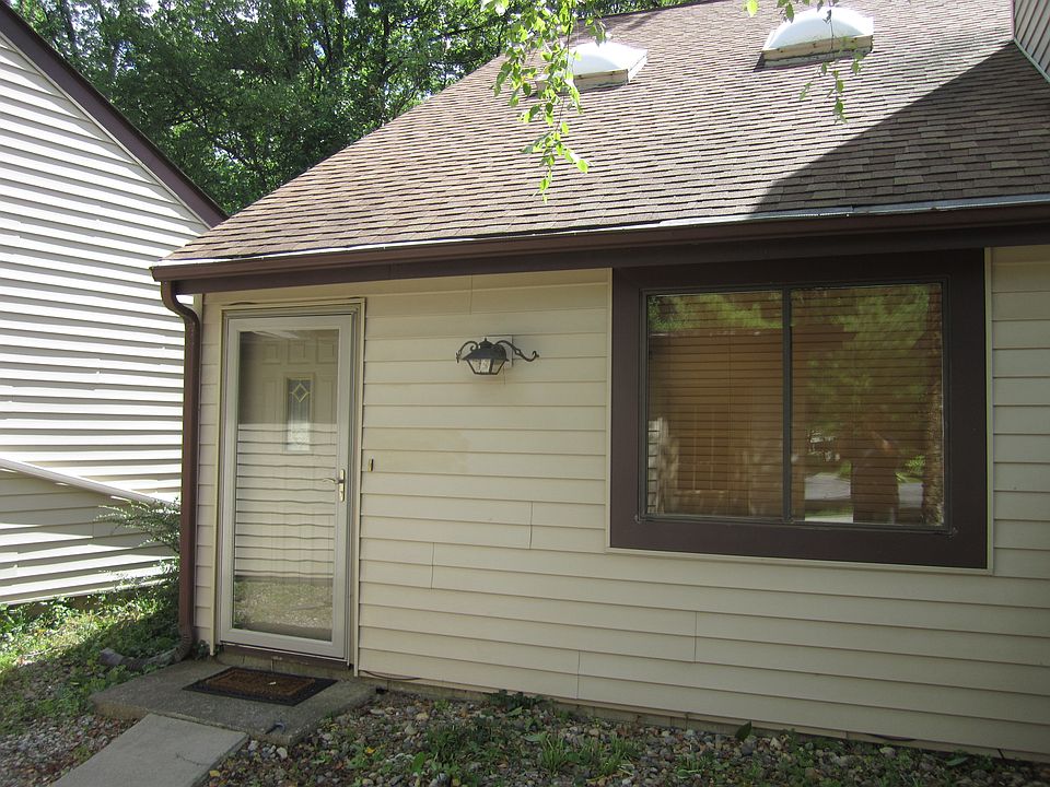 New entrance and storm door