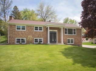6227 Valley Forge Dr, Kalamazoo, MI 49009