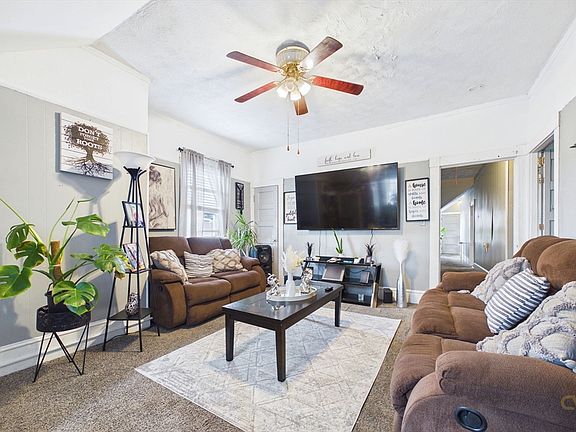 5th image of 283 Pleasant St
