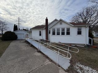 182 E Congress St, Caro, MI 48723