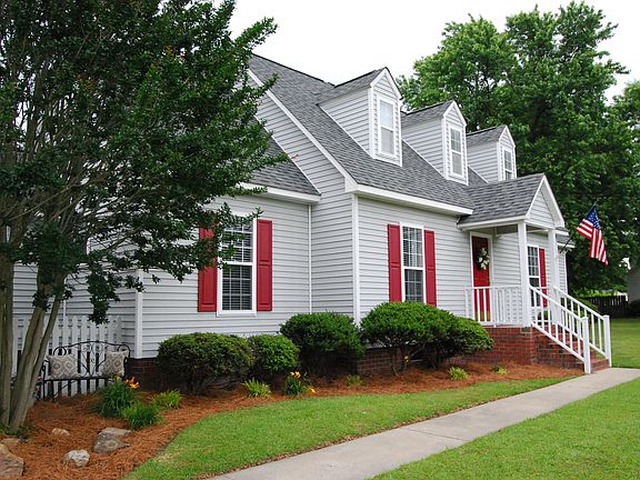 3rd image of 2129 Sir Hugh Ct