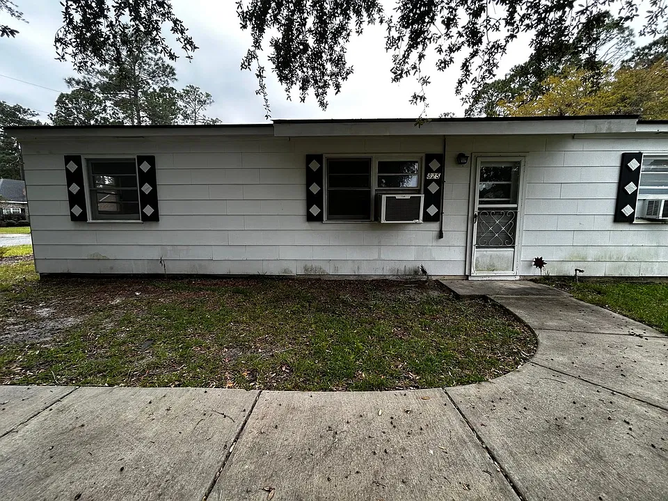 825 Olmstead Dr