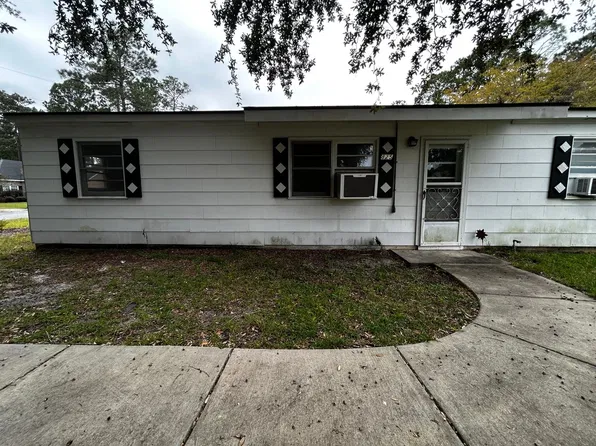825 Olmstead Dr, Hinesville, GA 31313