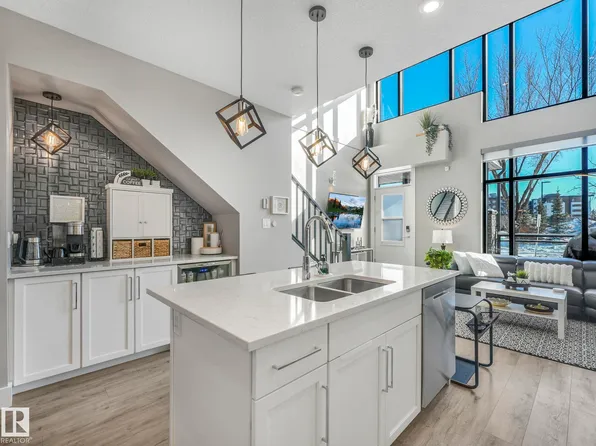 524 Griesbach Parade NW #127, Edmonton, AB T5E 6V9