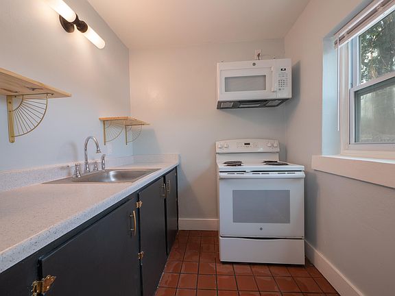 5th image of 1103 Montana St #2