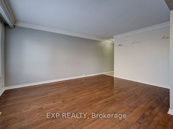 5th image of 54 Nicklaus Dr