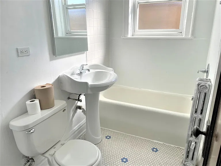 4824 W Addison St — Photo 27