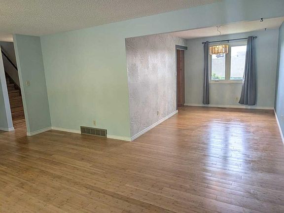 4th image of 3711 N Beaver Rd NW