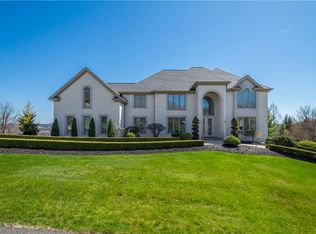 2000 English Turn Dr, Presto, PA 15142