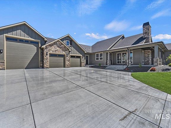 4th image of 18052 Andorra Ln