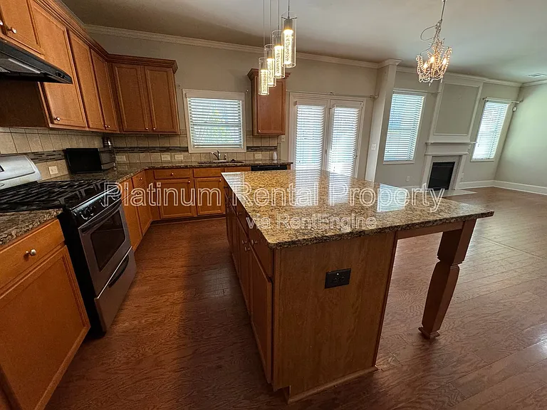 5115 Roseman Trl — Photo 10