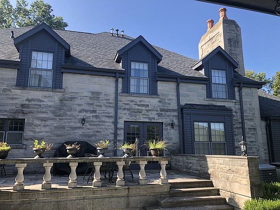 5th image of 611 S Woodscrest Dr