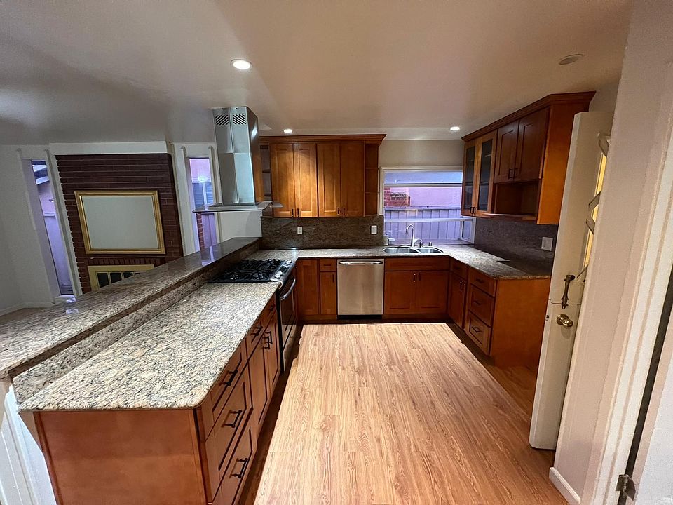 Beautiful home with remodeled Kitchen