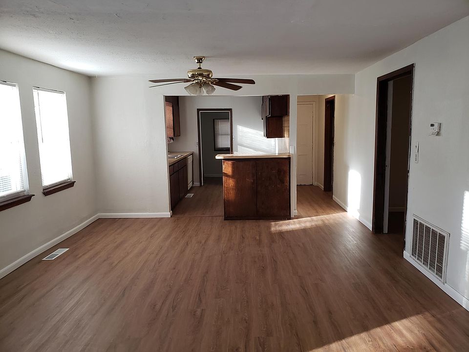 2nd image of 533 SE 17th St