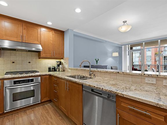 4th image of 21 Dallas Rd #627