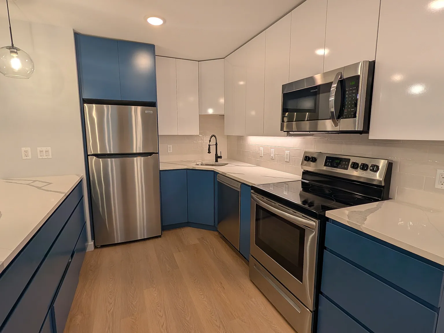 1 bed, $1,979 — Photo 2
