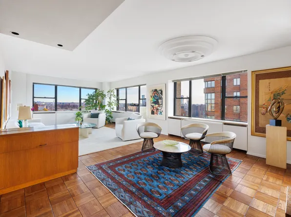 60 East End Avenue image 1 of 11