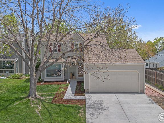 2nd image of 302 Van Buren Ct