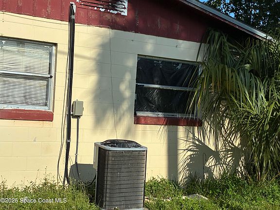 3rd image of 3783 Wood Cir