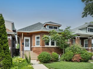 5010 W Wolfram St, Chicago, IL 60641