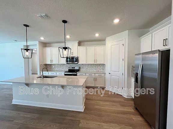 2nd image of 1117 British Cir