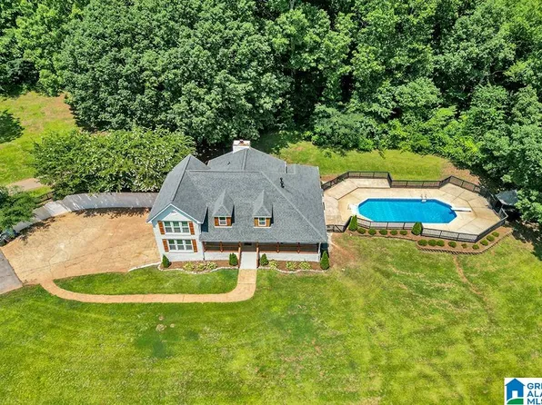 7536 Arrowhead Ln, Trussville, AL 35173