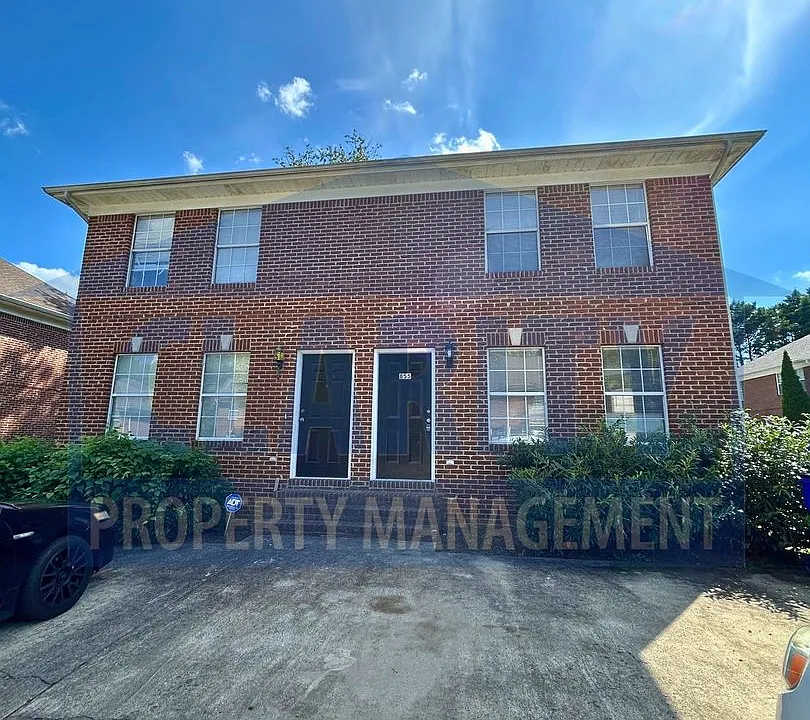 855 Stone Glen Trl NW