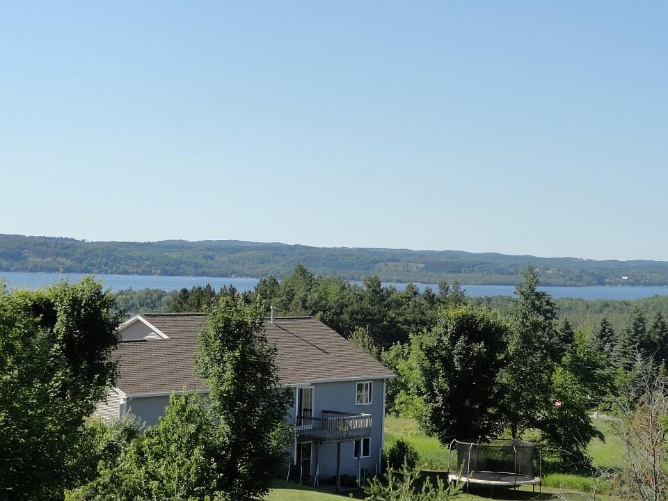 1st image of E Leelanau Hills Dr
