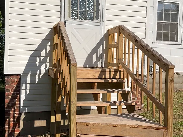 313 Jackson St — Photo 16