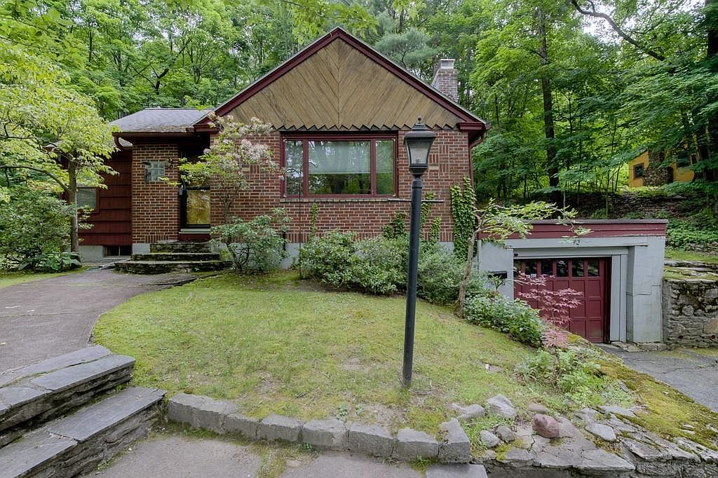 42 Beechmont St, Worcester, MA 01609 Zillow