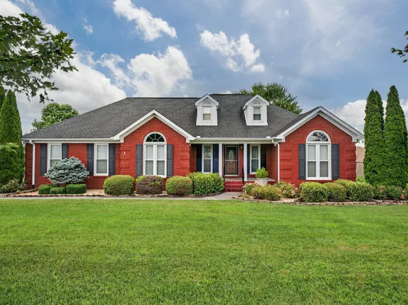 19 Jonathan Dr, Fayetteville, TN 37334