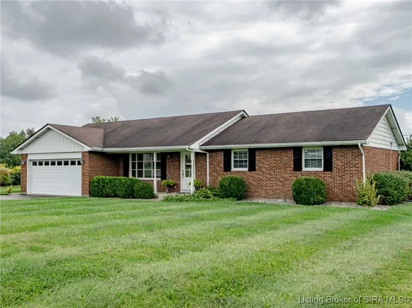 306 Henryville Bluelick Road, Henryville, IN 47126