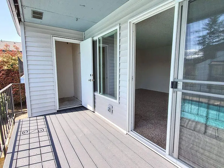 Meadow Ridge Apartments — Photo 17