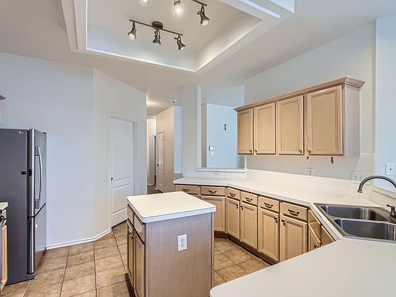 5th image of 306 Burkwood Ln