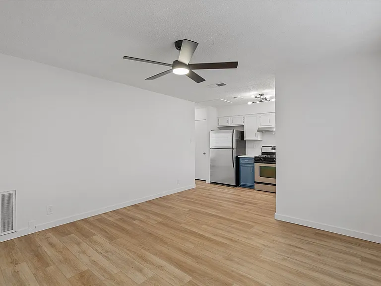 5700 Cherry Park — Photo 7