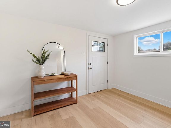 3rd image of 305 Miller Ave