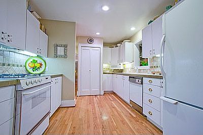 Pristine kitchen