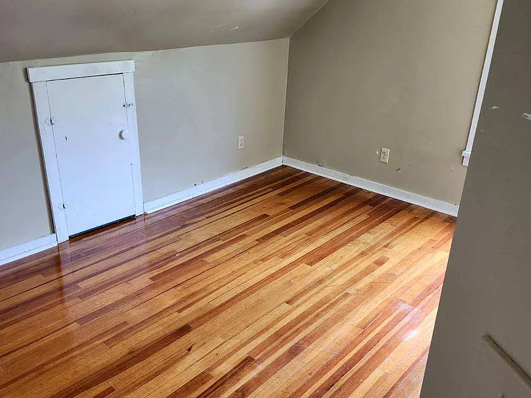 1049 School St — Photo 12