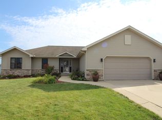 8501 Ivanhoe Pl, Sturtevant, WI 53177