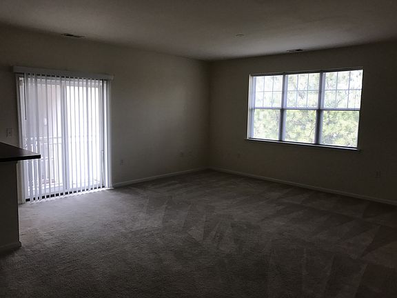5th image of 5300 Warminster Dr Unit 306
