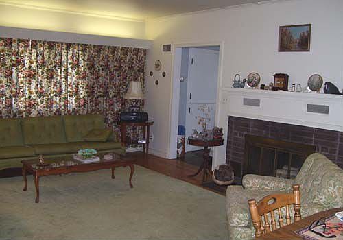 Second view of living/dining rm