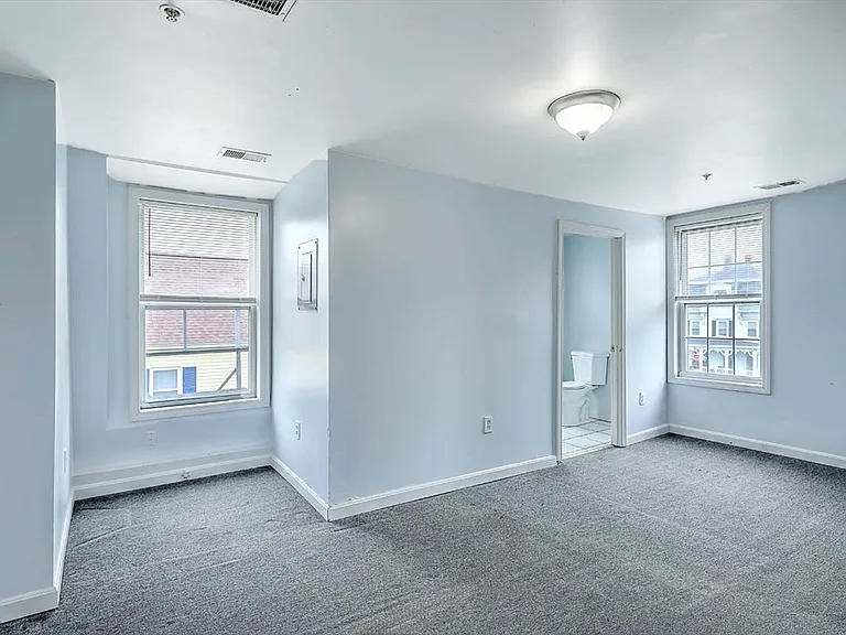 458 Weir St #5 — Photo 1