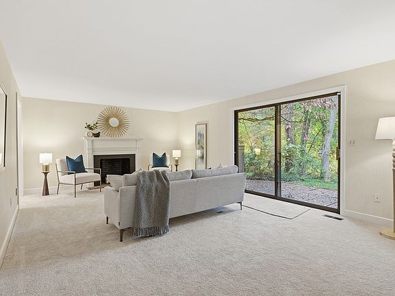 3rd image of 3 Edmonds Rd #3