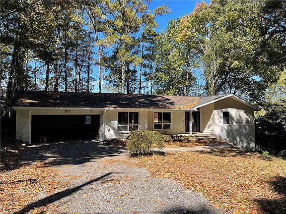 2nd image of 2623 Lake Flair Cir